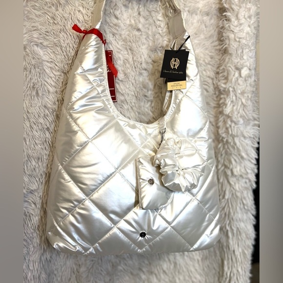 ❤️❤️NWT-HOUSE OF HARLOW 1960 WHITE/ PEARL QUILTED PUFFER HOBO SET❤️❤️ - Picture 5 of 14